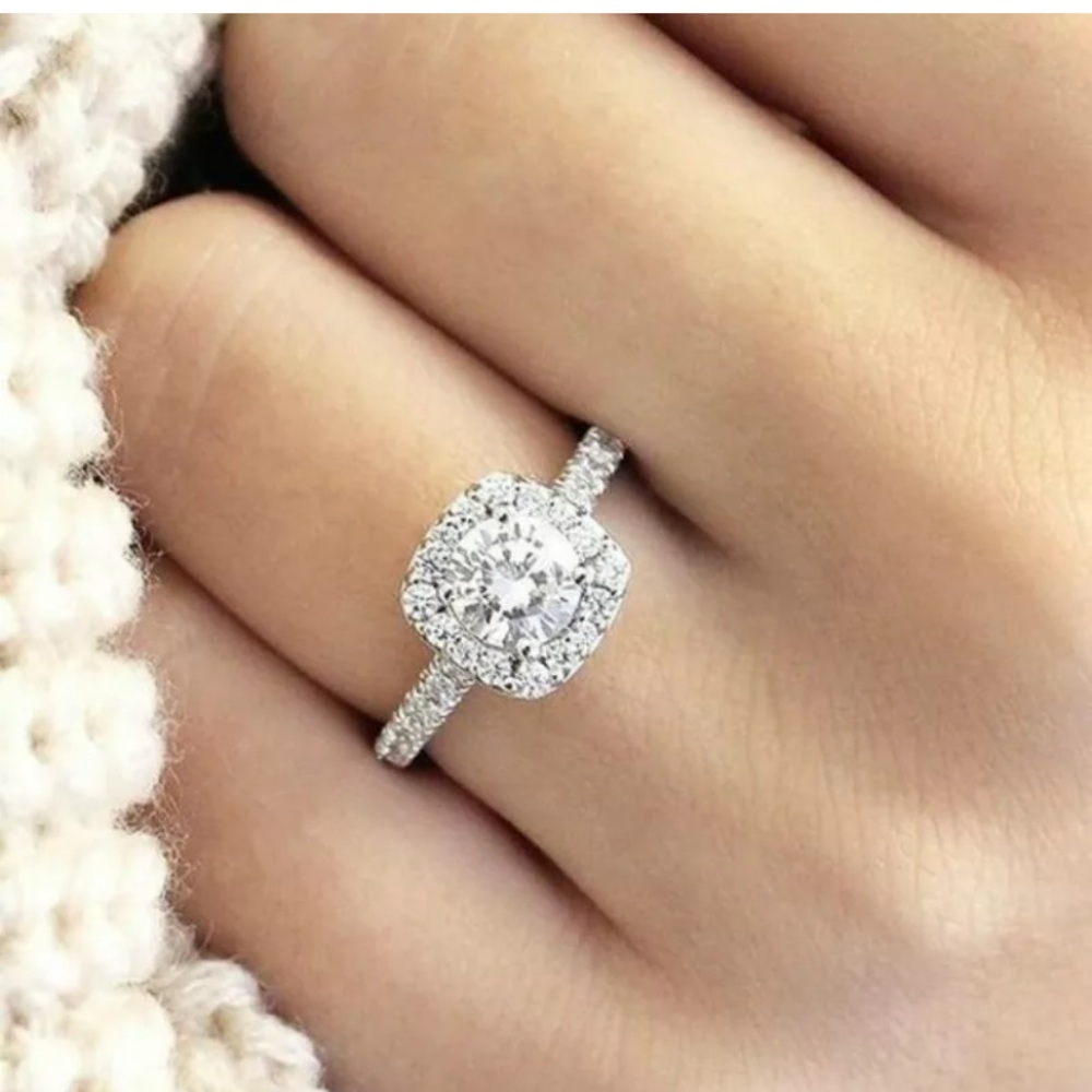 .925 Sterling Silver and White Sapphire Ring - Picture 5 of 5